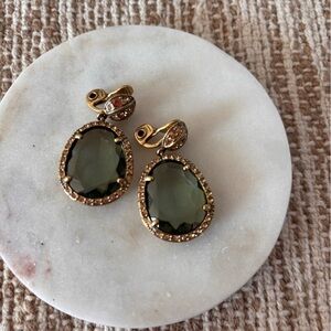 Vintage Elegant Gold and Black Stone Clip-On Earrings